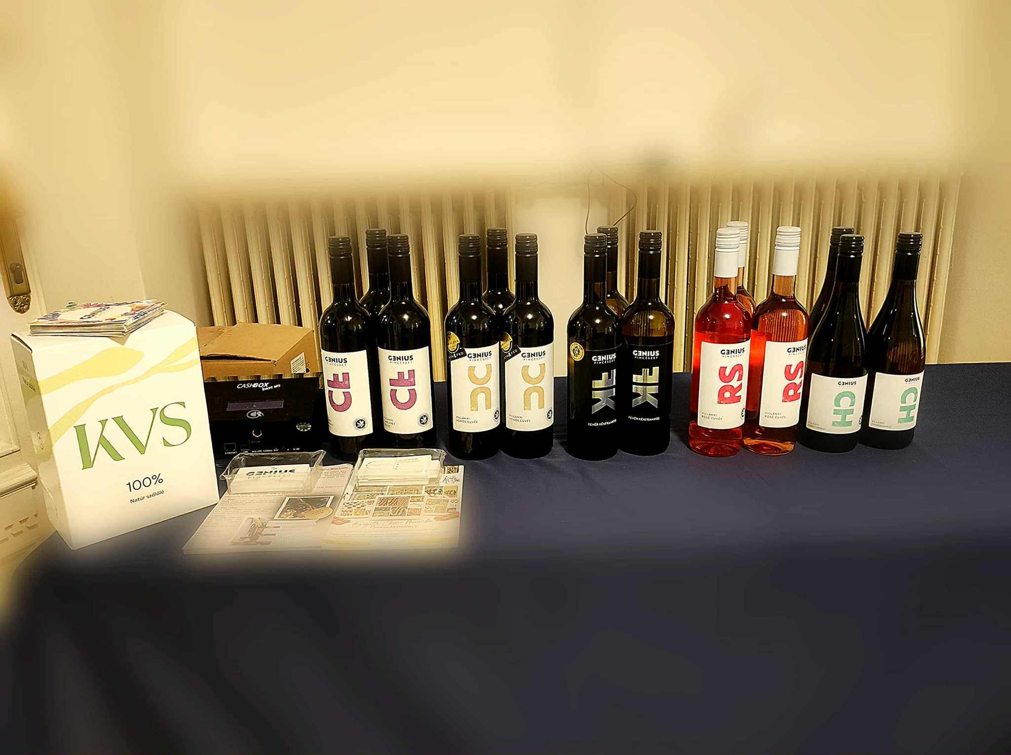 Genius Pincészet Budapesten – különleges borkóstoló az Országos Idegennyelvű Könyvtárban